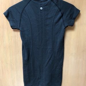 Lululemon T-Shirt